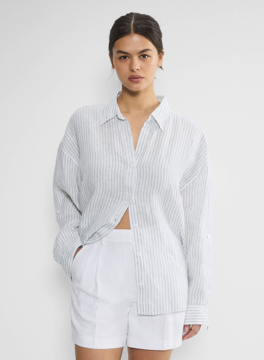 the effortless short curve-fit mid-thigh white