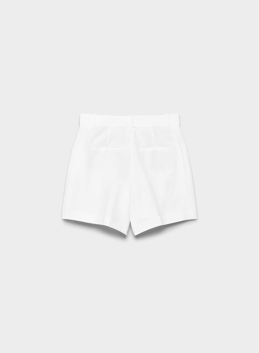 the effortless short curve-fit mid-thigh white