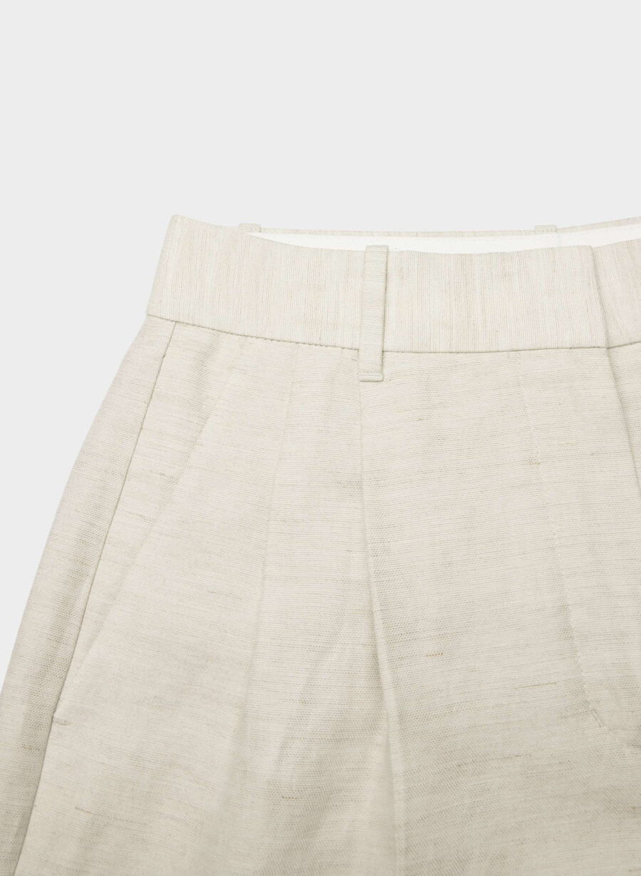the effortless short curve-fit mid-thigh natural ecru