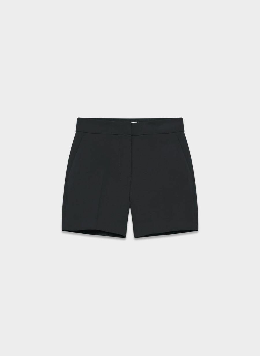 the limitless short curve-fit mid-thigh - crepette black
