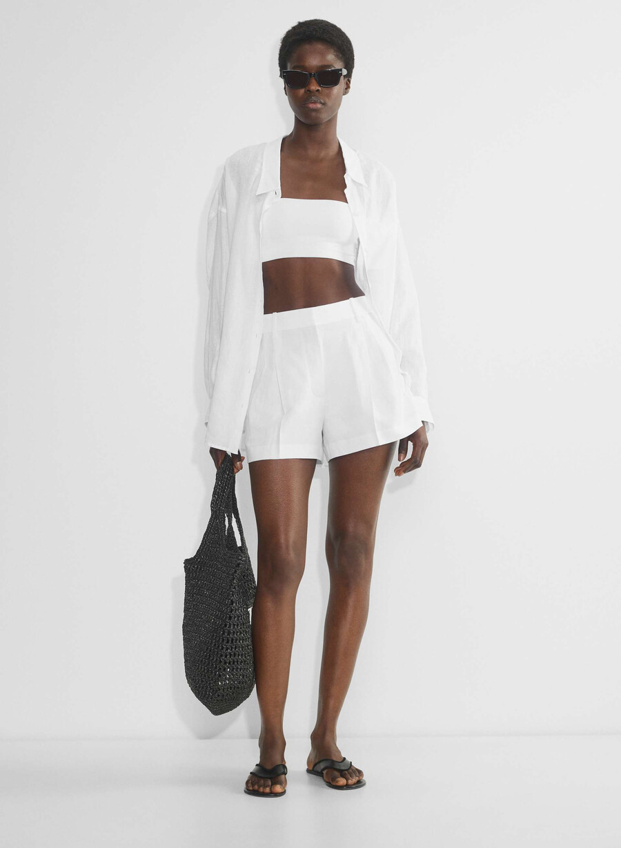 the effortless short curve-fit mini - cruiselinen white