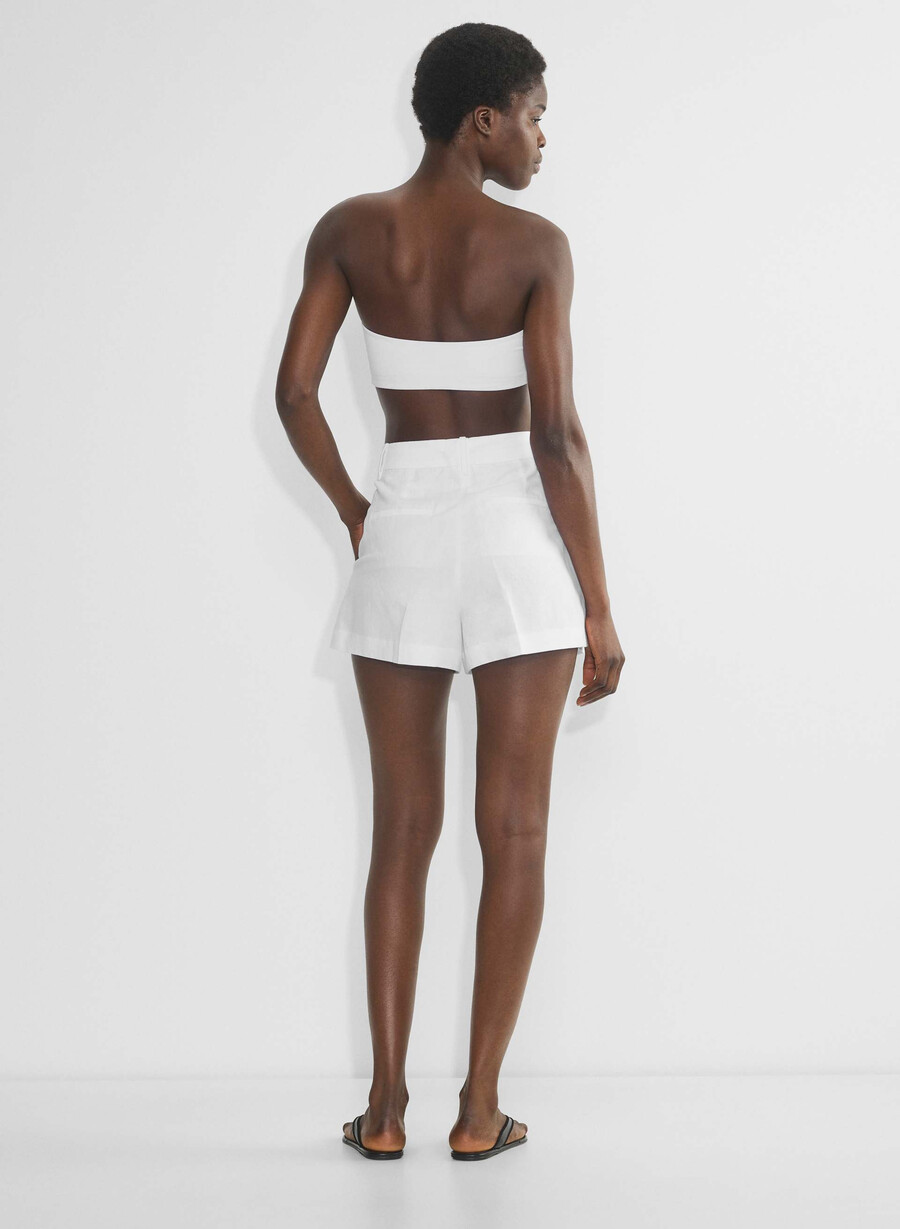 the effortless short curve-fit mini - cruiselinen white