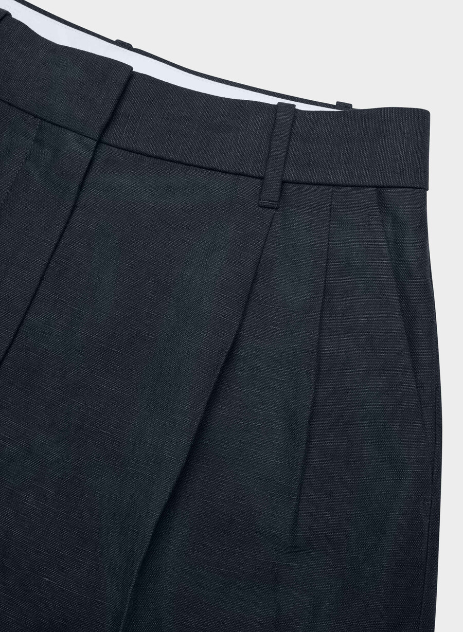 the effortless short curve-fit mini - cruiselinen dark night navy