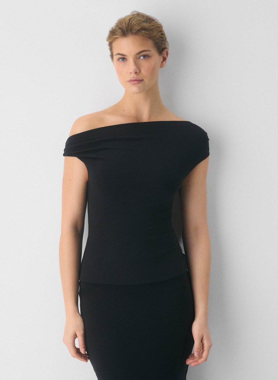casual contour ravish top black