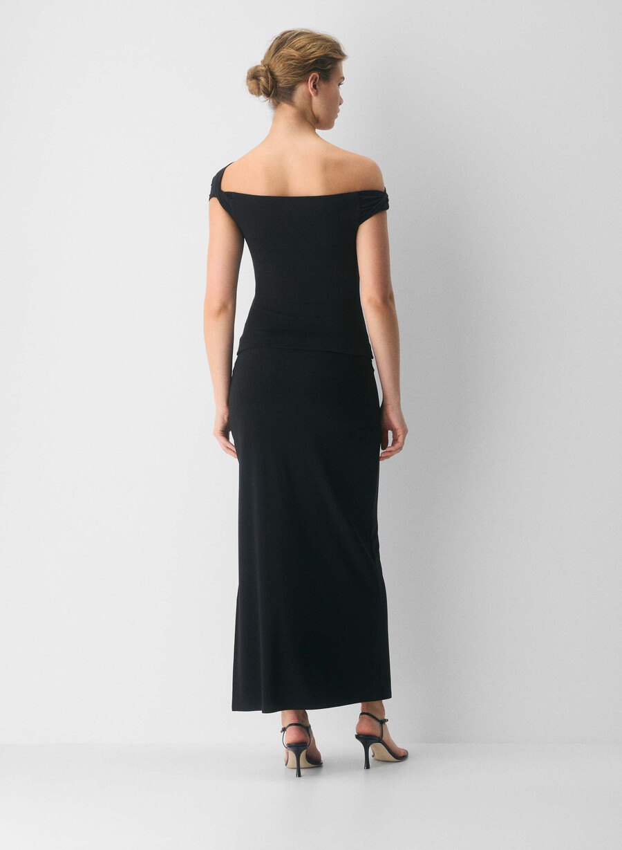 casual contour ravish top black