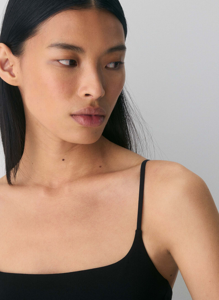 casual contour presence cami tank black