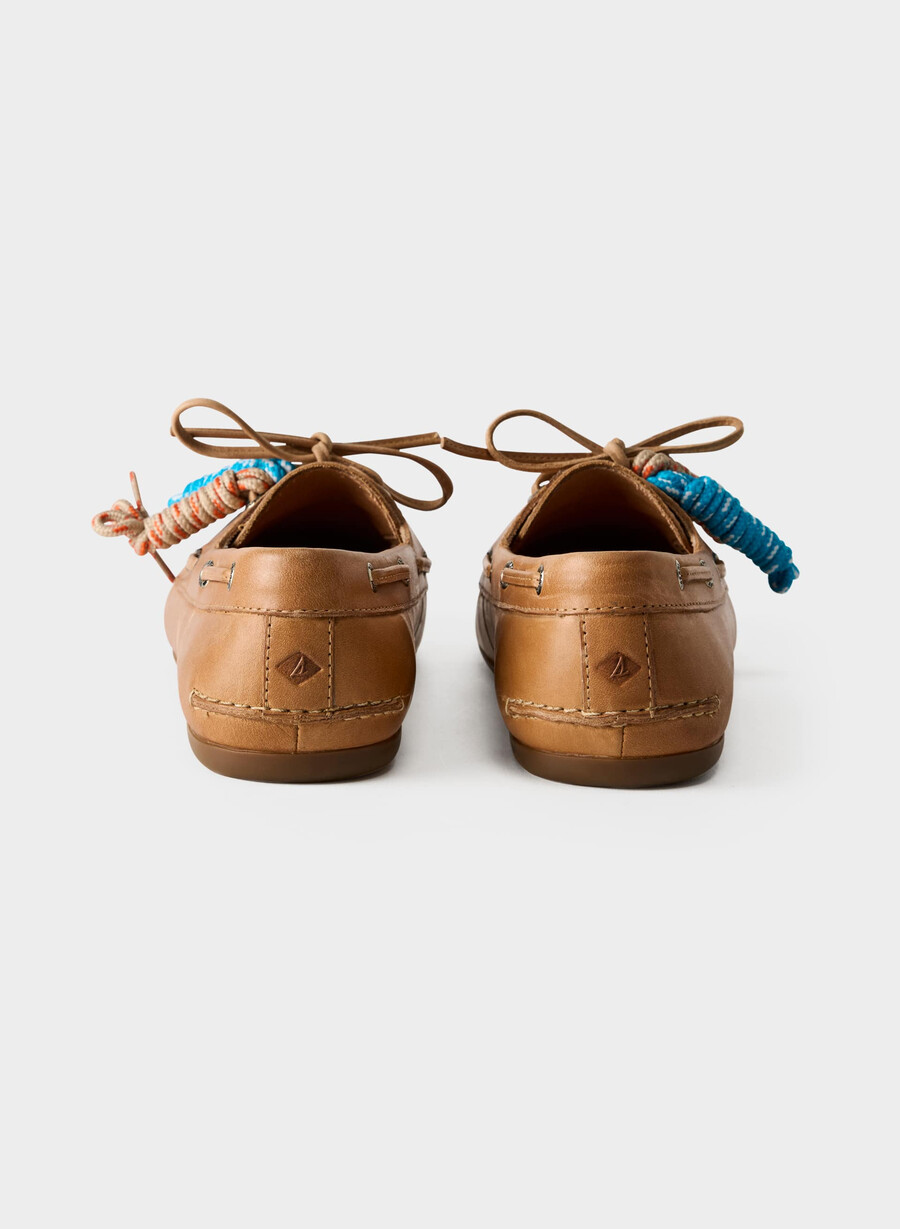sperry x aritzia slim boat shoe - smooth leather sahara sand