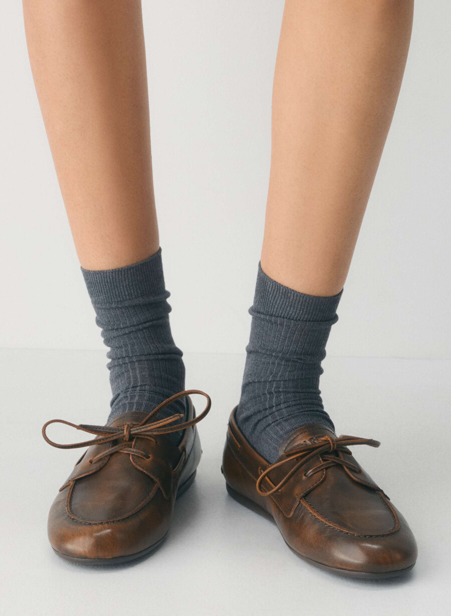 sperry x aritzia slim boat shoe - smooth leather distressed choc brow