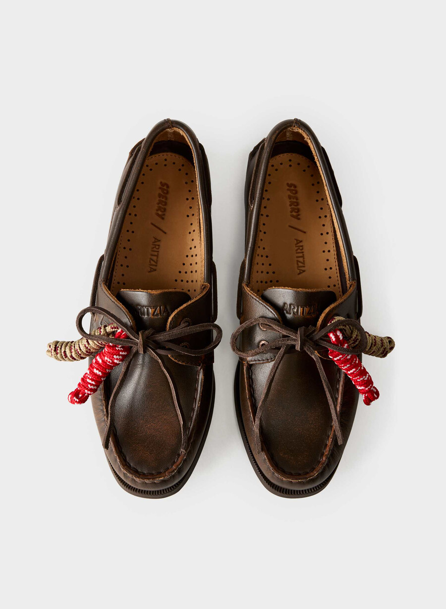 sperry x aritzia ao boat shoe - smooth leather distressed rch mc brn