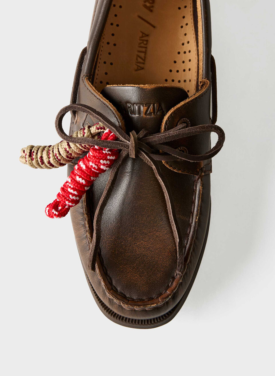 sperry x aritzia ao boat shoe - smooth leather distressed rch mc brn