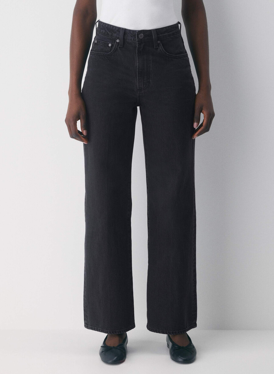 denim forum the farrah curve-fit hi-rise wide jean black eyeliner