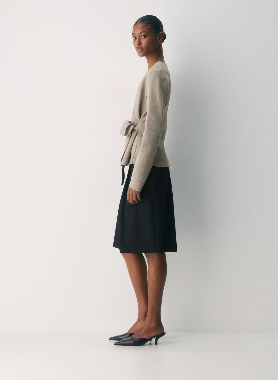 commuter cardigan - wonder yarn black