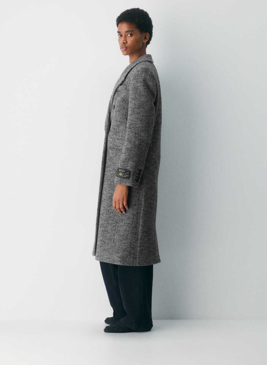 the constant coat - soft wool cashmere herringbone blkwht