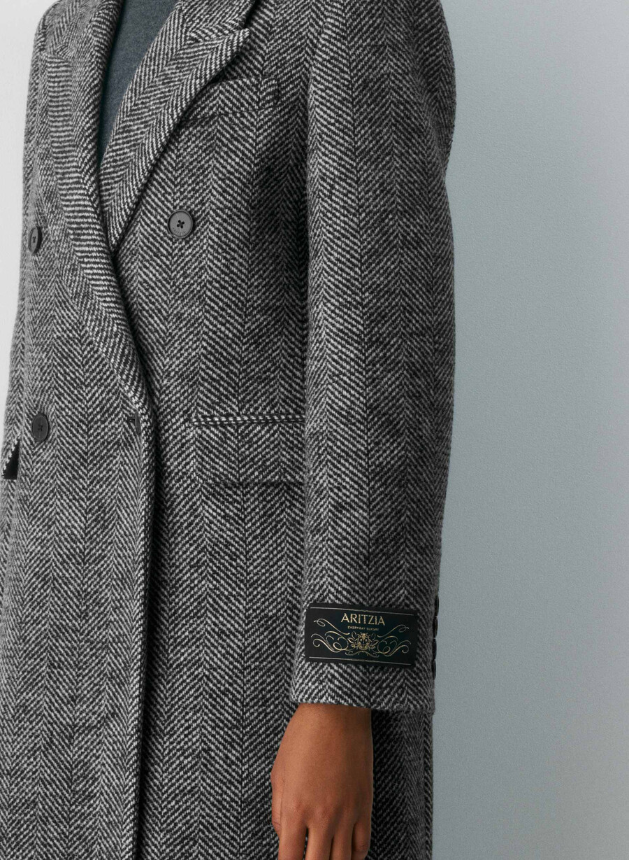 the constant coat - soft wool cashmere herringbone blkwht