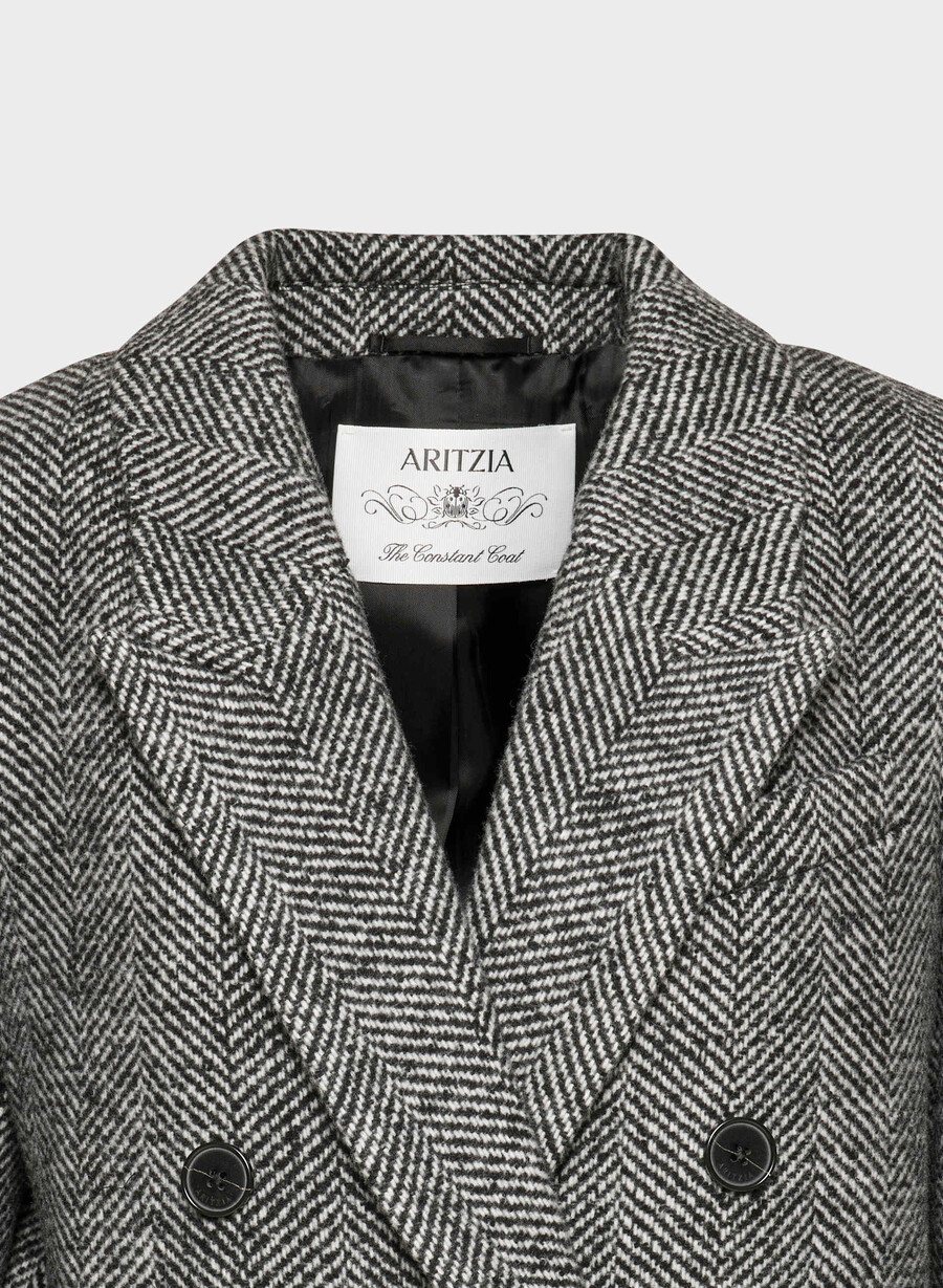 the constant coat - soft wool cashmere herringbone blkwht