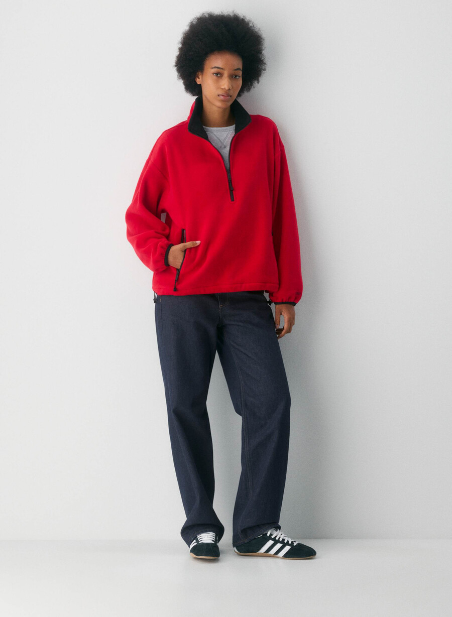 mellow mockneck flashing red