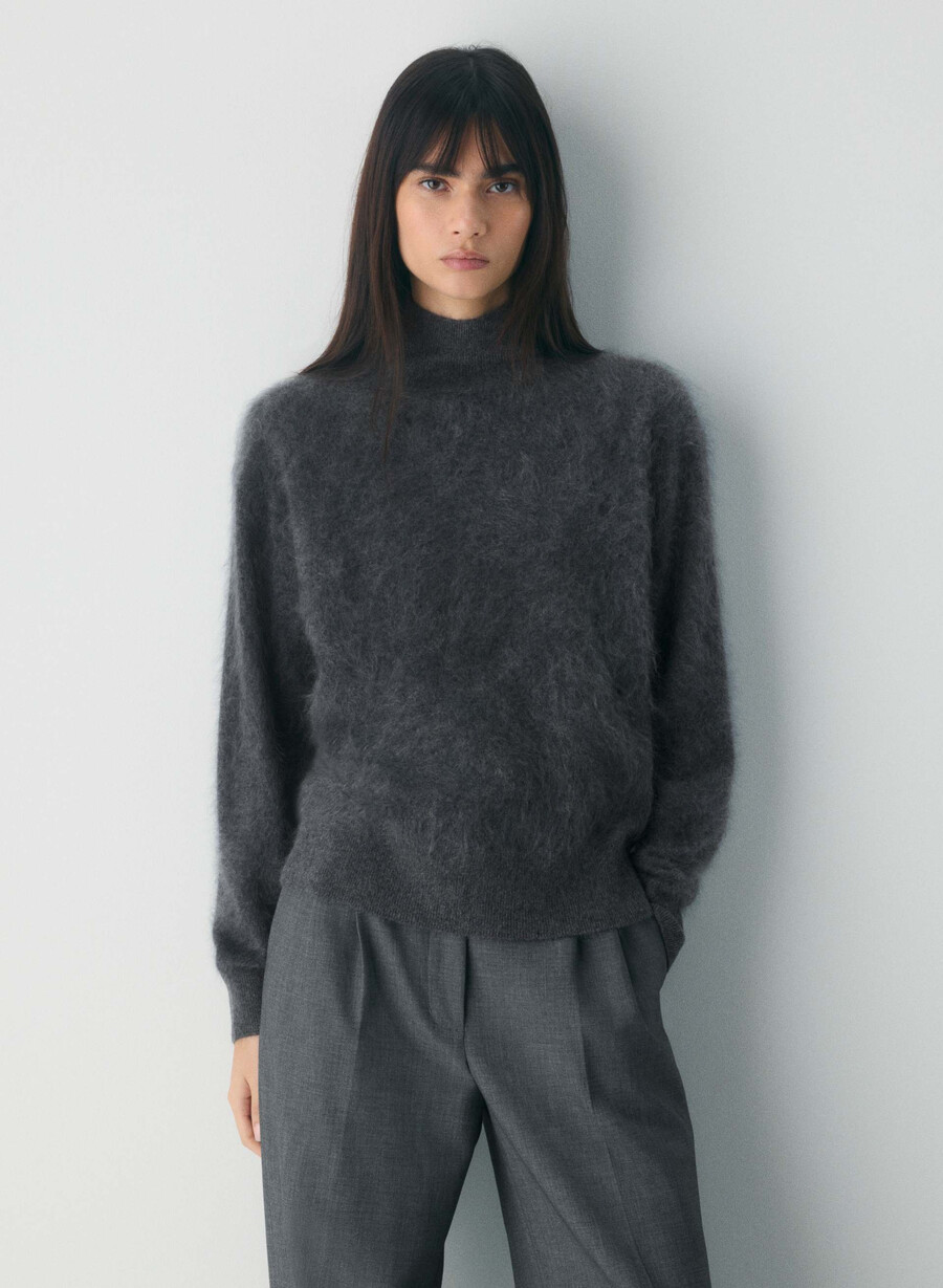 brushed cashmere relaxed turtleneck heather charcoal