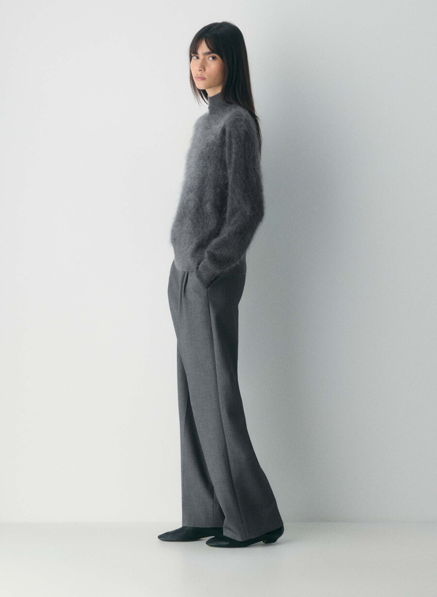 brushed cashmere relaxed turtleneck heather charcoal