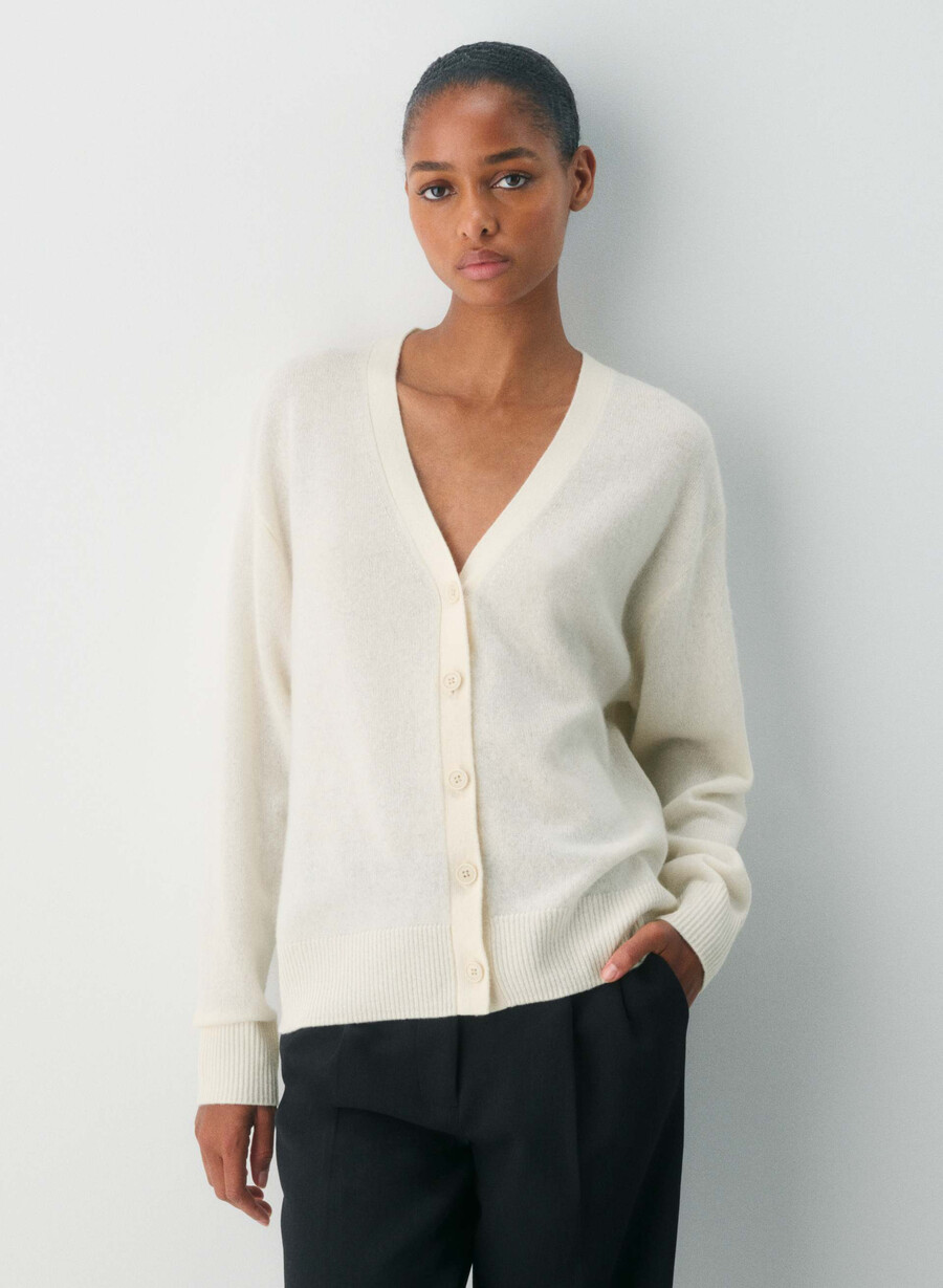feather cashmere relaxed v-neck cardigan whisper white