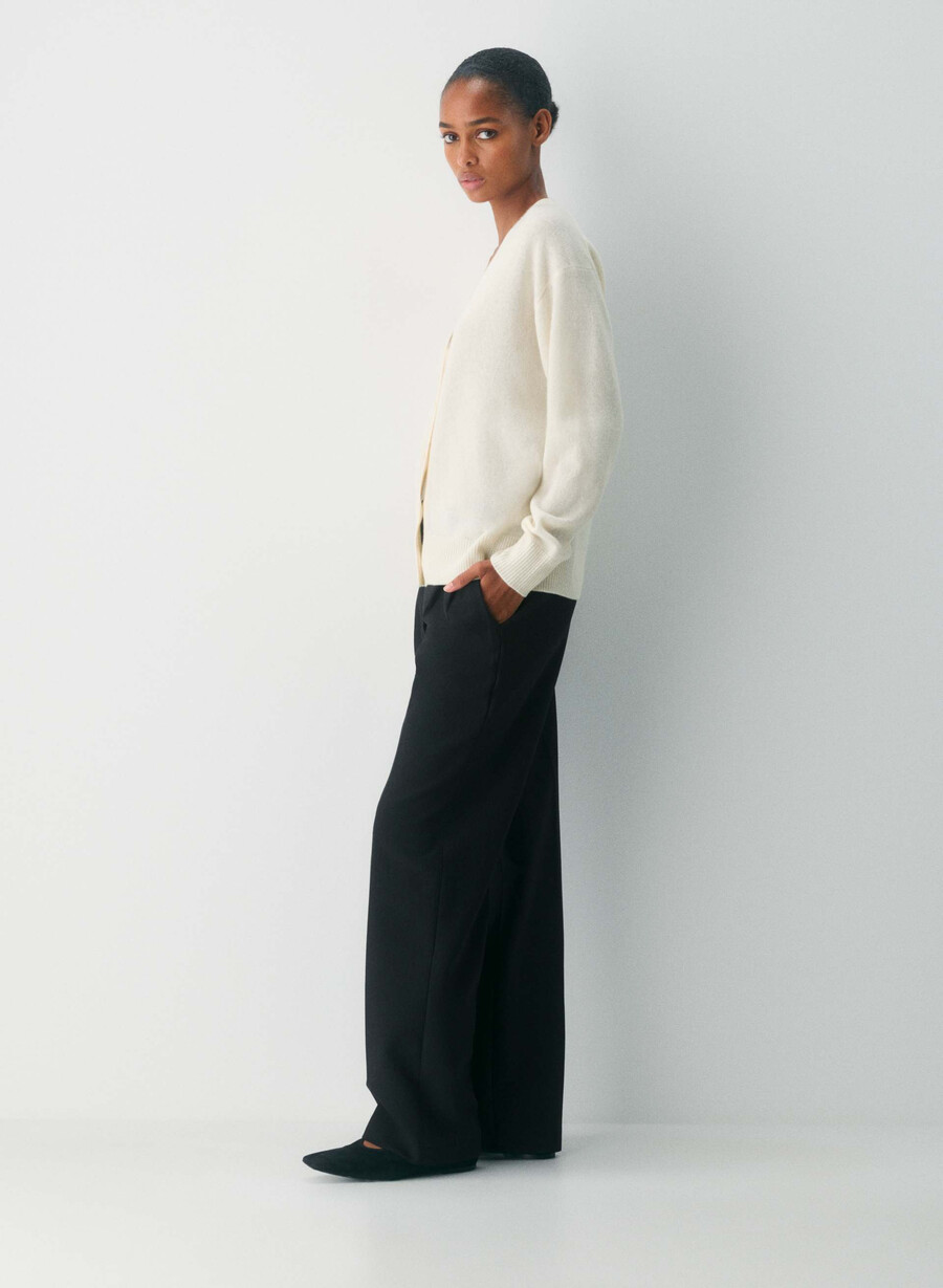 feather cashmere relaxed v-neck cardigan whisper white