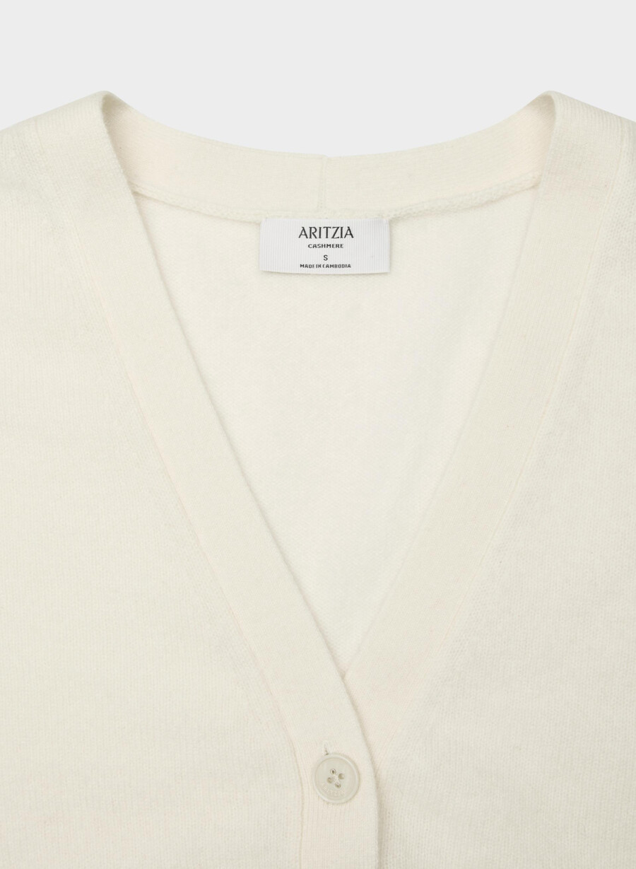 feather cashmere relaxed v-neck cardigan whisper white