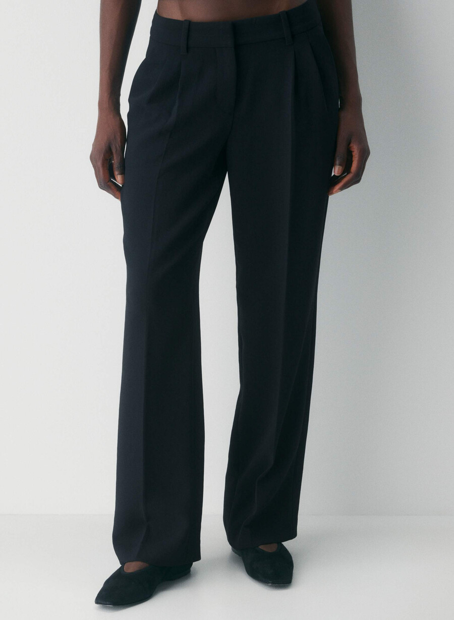the effortless pant curve-fit lo-rise - crepette black