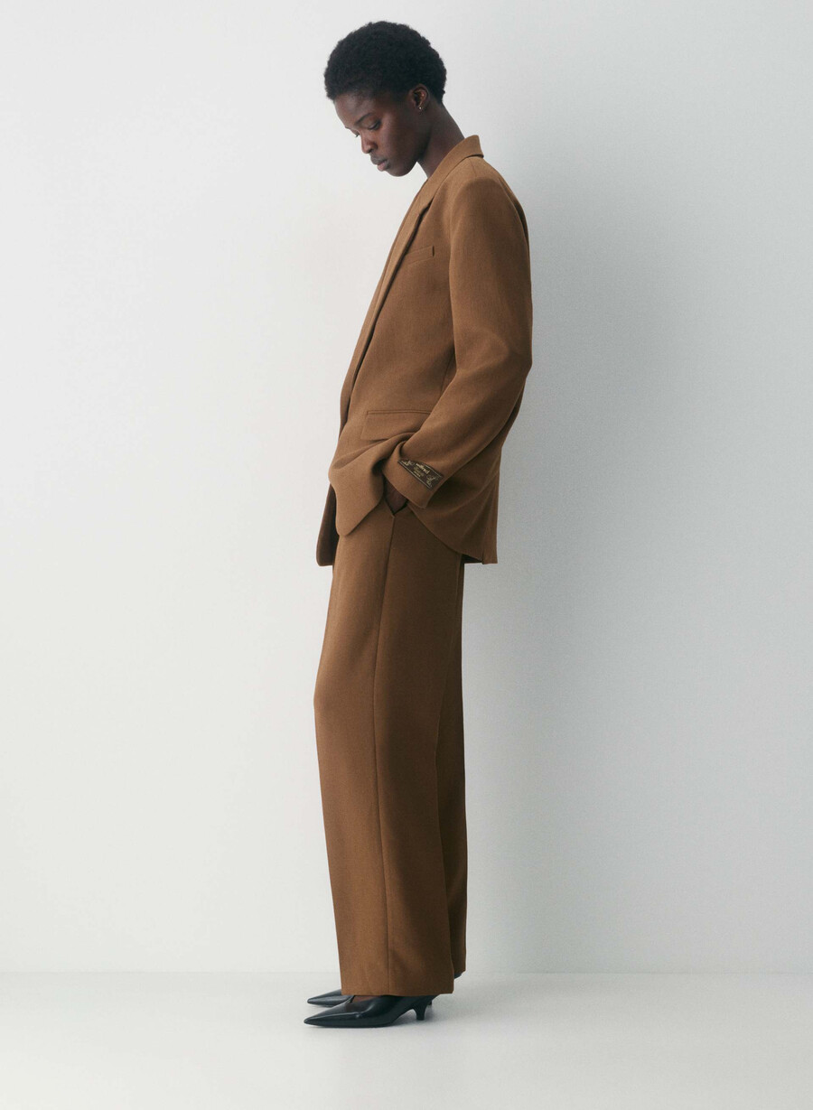 the effortless pant curve-fit lo-rise - crepette chocolatier brown