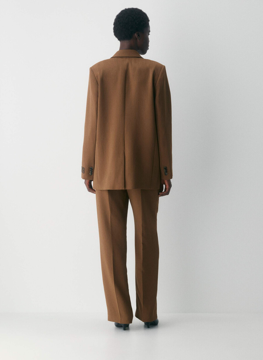 the effortless pant curve-fit lo-rise - crepette chocolatier brown