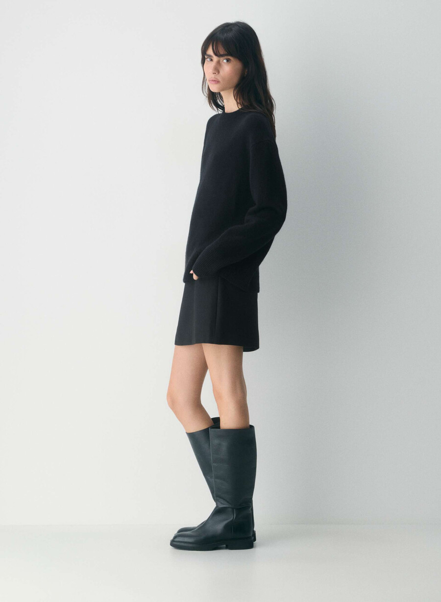 classic mini skirt - refined black