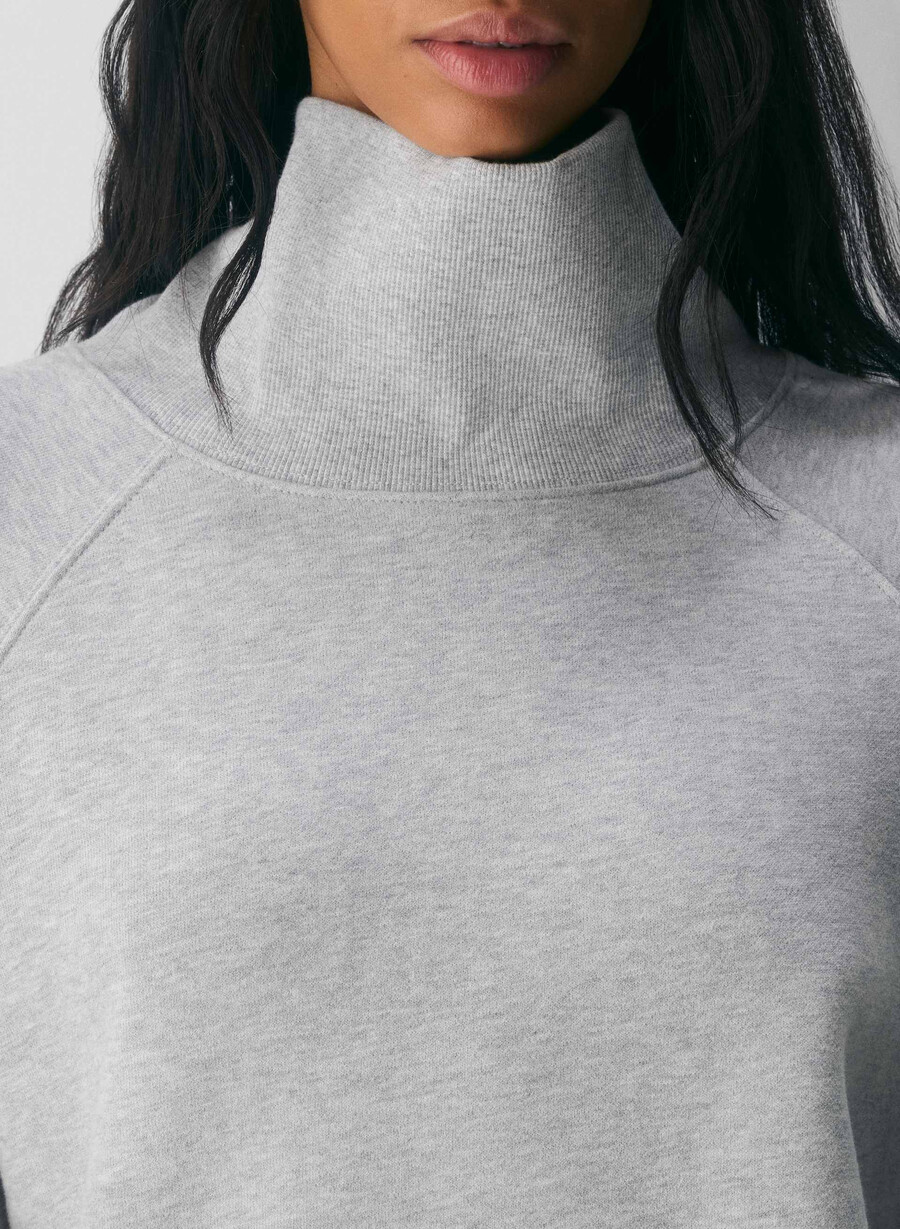 cozy sweatfleece mega raglan funnel neck villa pink