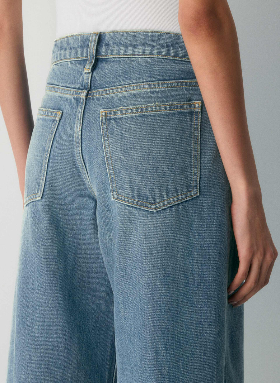 denim forum christy relaxed super lo-rise wide jean vintage medium blue