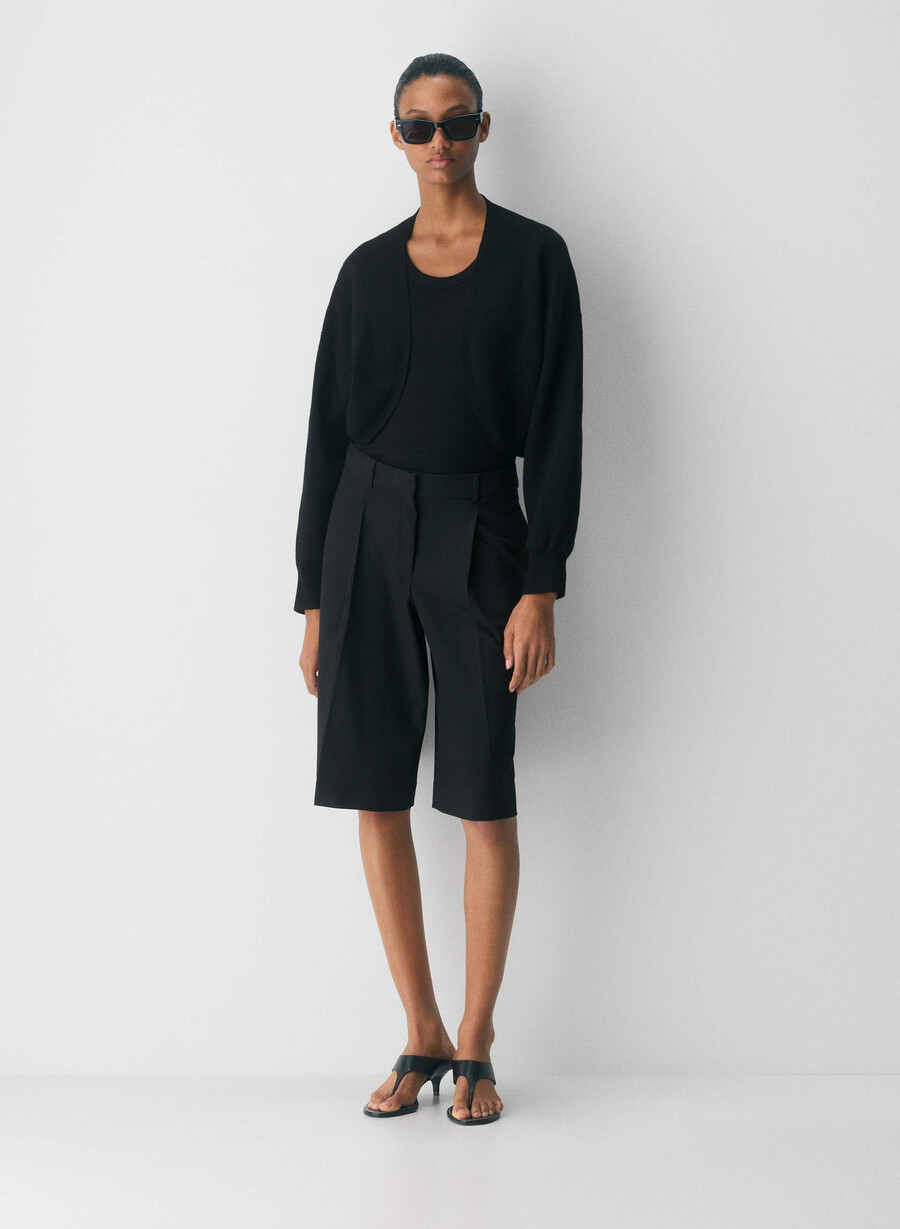 new decision shrug - wonder yarn black