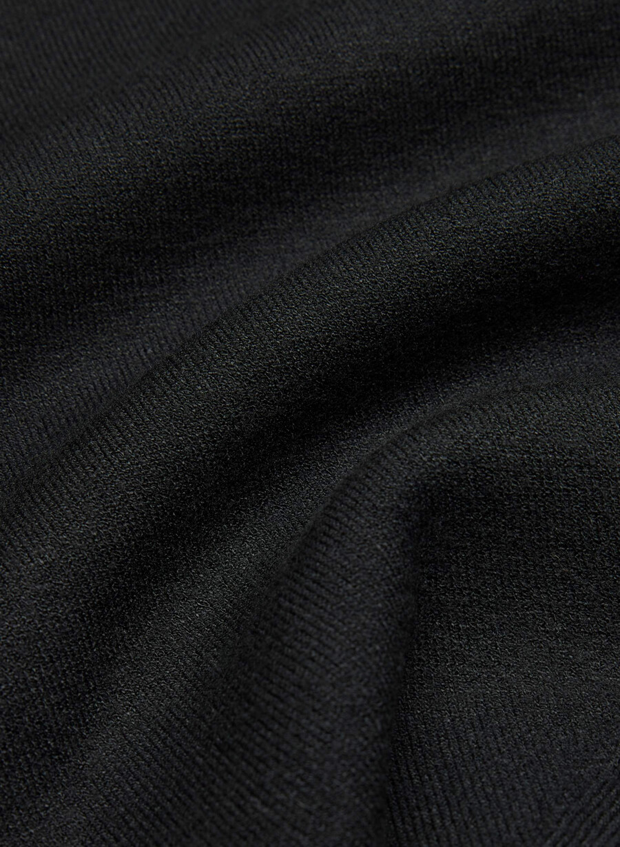 new decision shrug - wonder yarn black