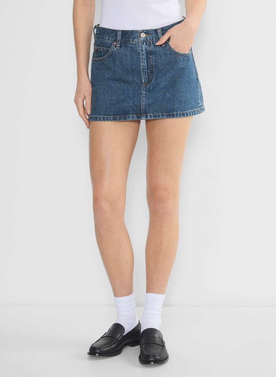 denim forum the 90s vintage micro denim skirt dark bleu eyeshadow