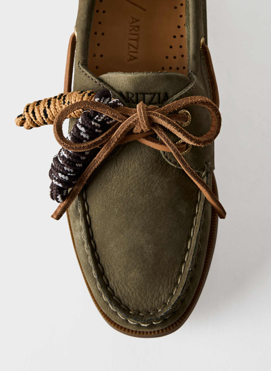 sperry x aritzia ao boat shoe - nubuck leather dk willow green