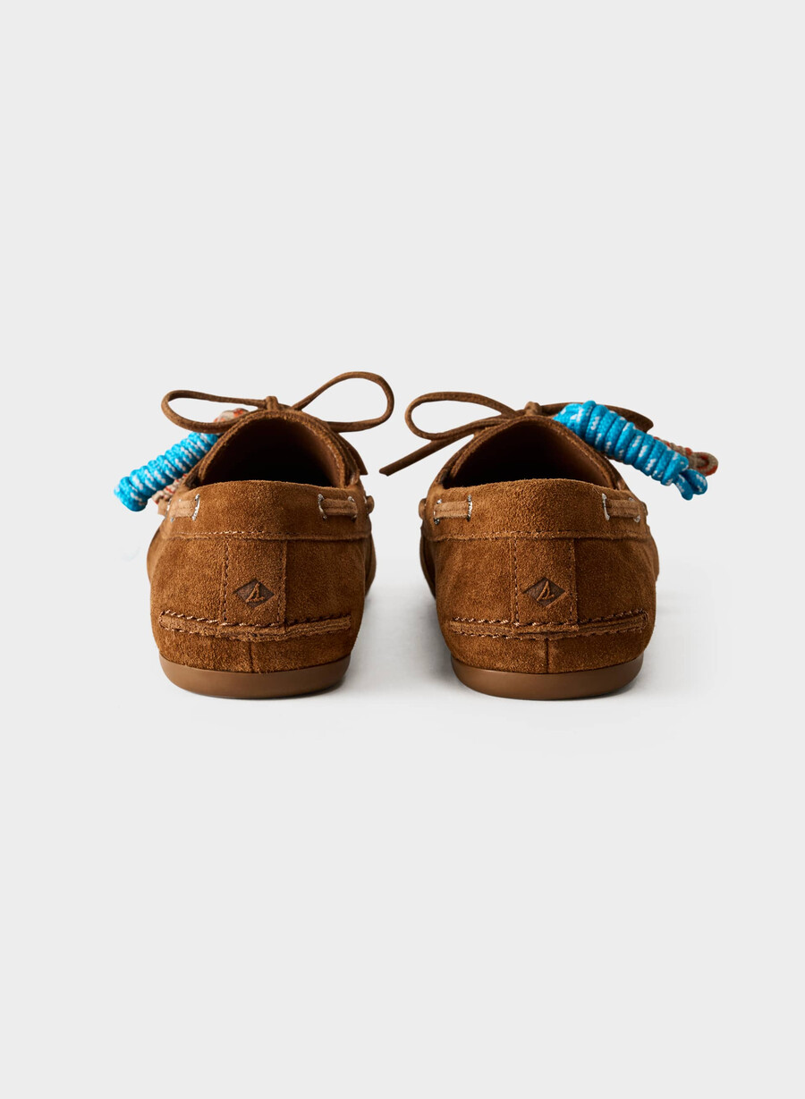 sperry x aritzia slim boat shoe - suede leather chocolatier brown