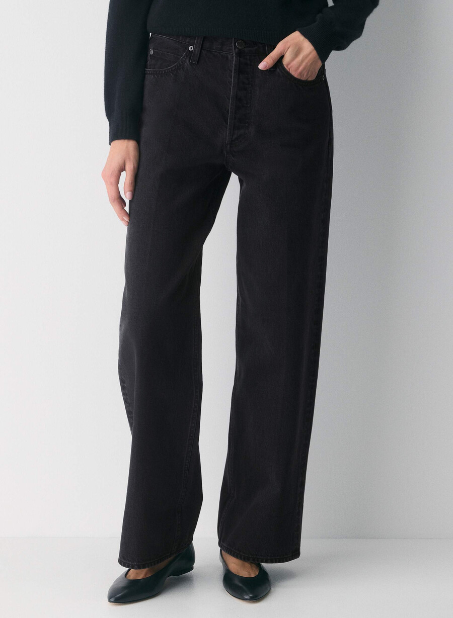 denim forum the 90s vintage lo-rise cuffed jean black eyeliner