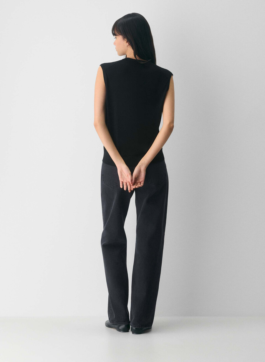 fine merino wool wedgewood sweater vest black