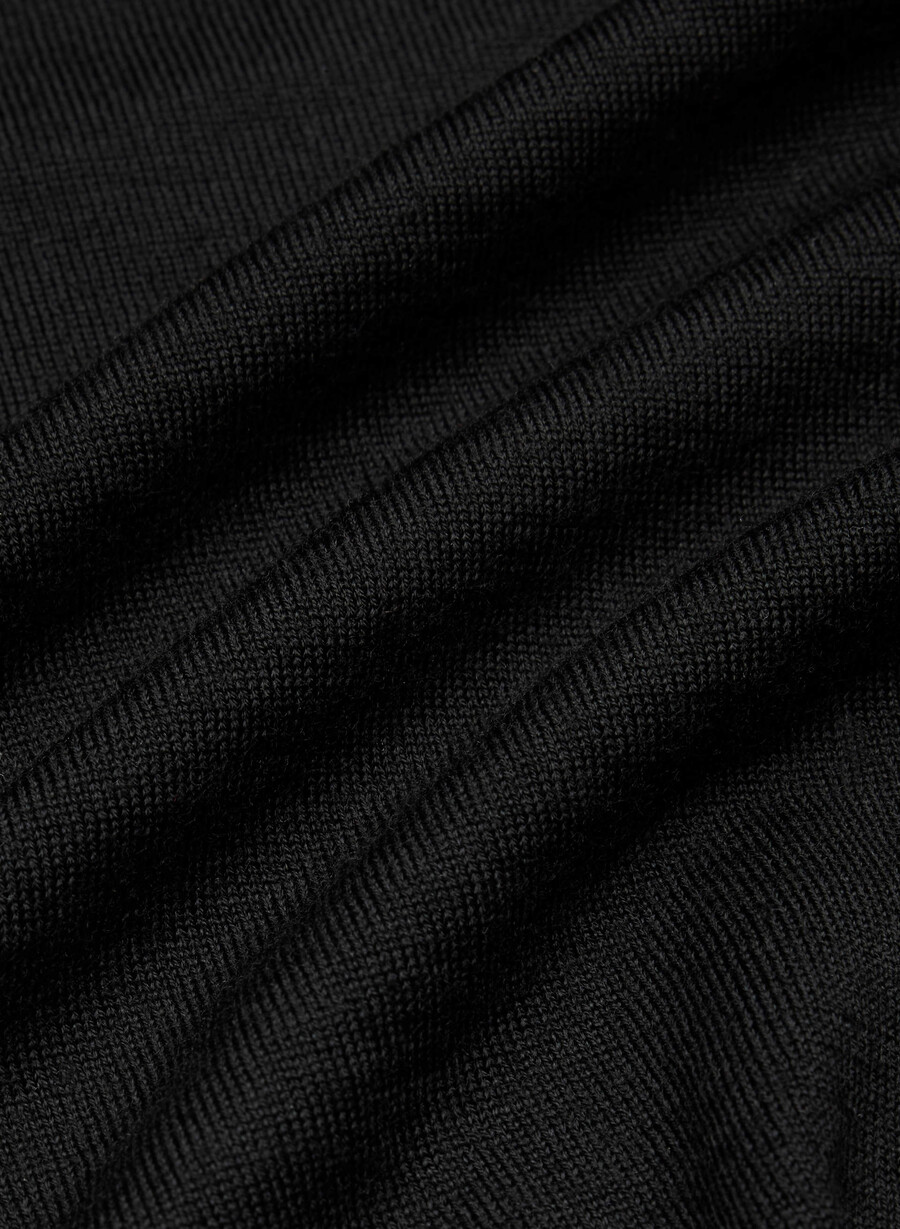 fine merino wool wedgewood sweater vest black
