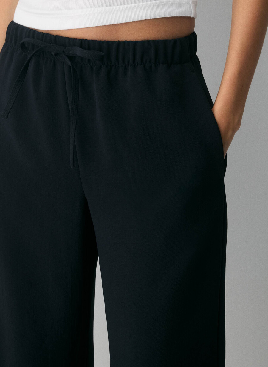 the lodge pant cropped - crepette black