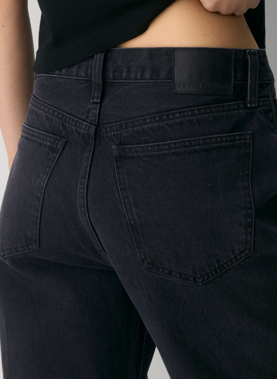 denim forum the 90s iggy lo-rise baggy jean black eyeliner