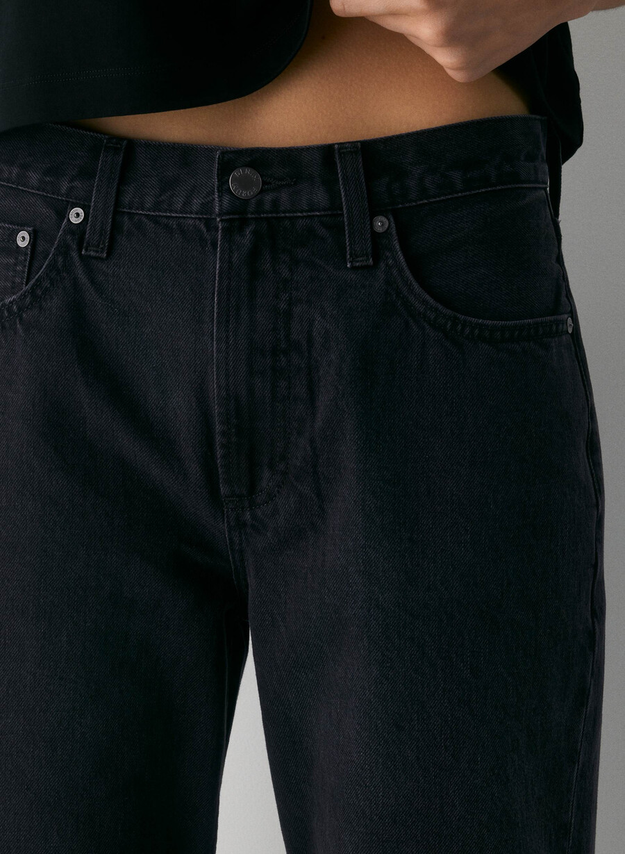 denim forum the 90s iggy lo-rise baggy jean black eyeliner