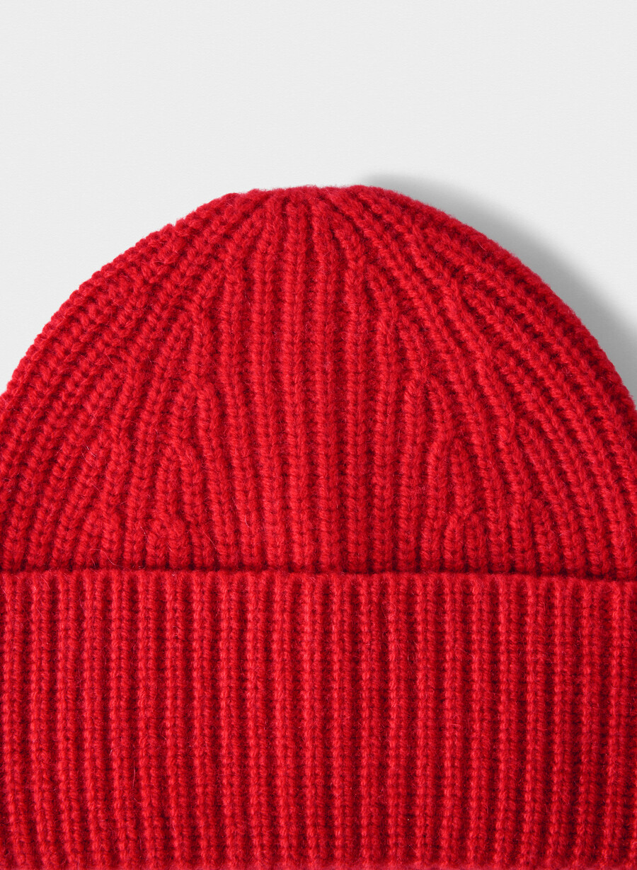 cashmere rib beanie flashing red
