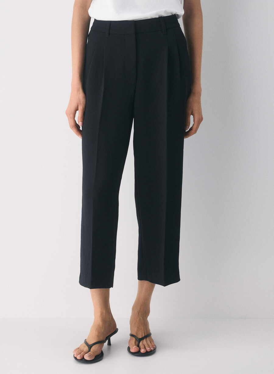 the effortless pant cropped - crepette black