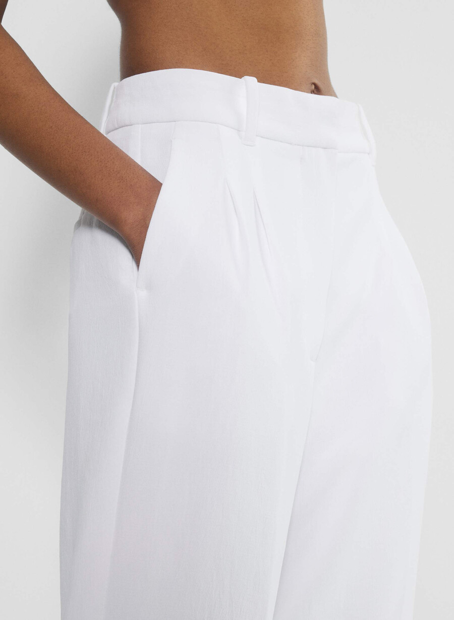 the effortless pant cropped - crepette white