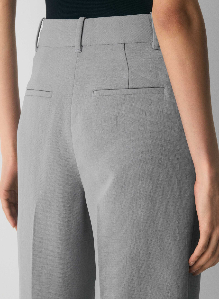 the effortless pant cropped - crepette riverstone grey