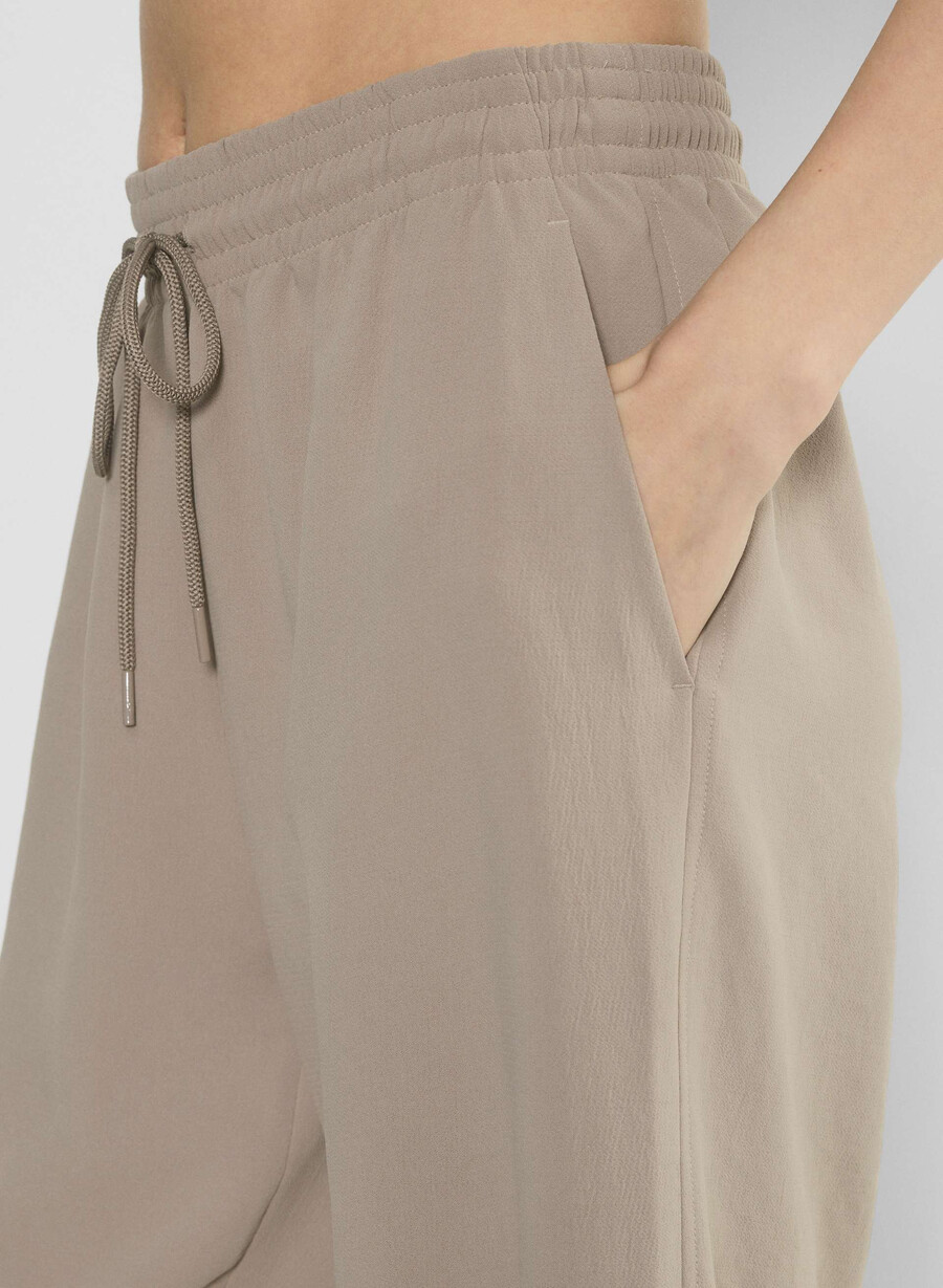 thesis pant - crepette nomad taupe