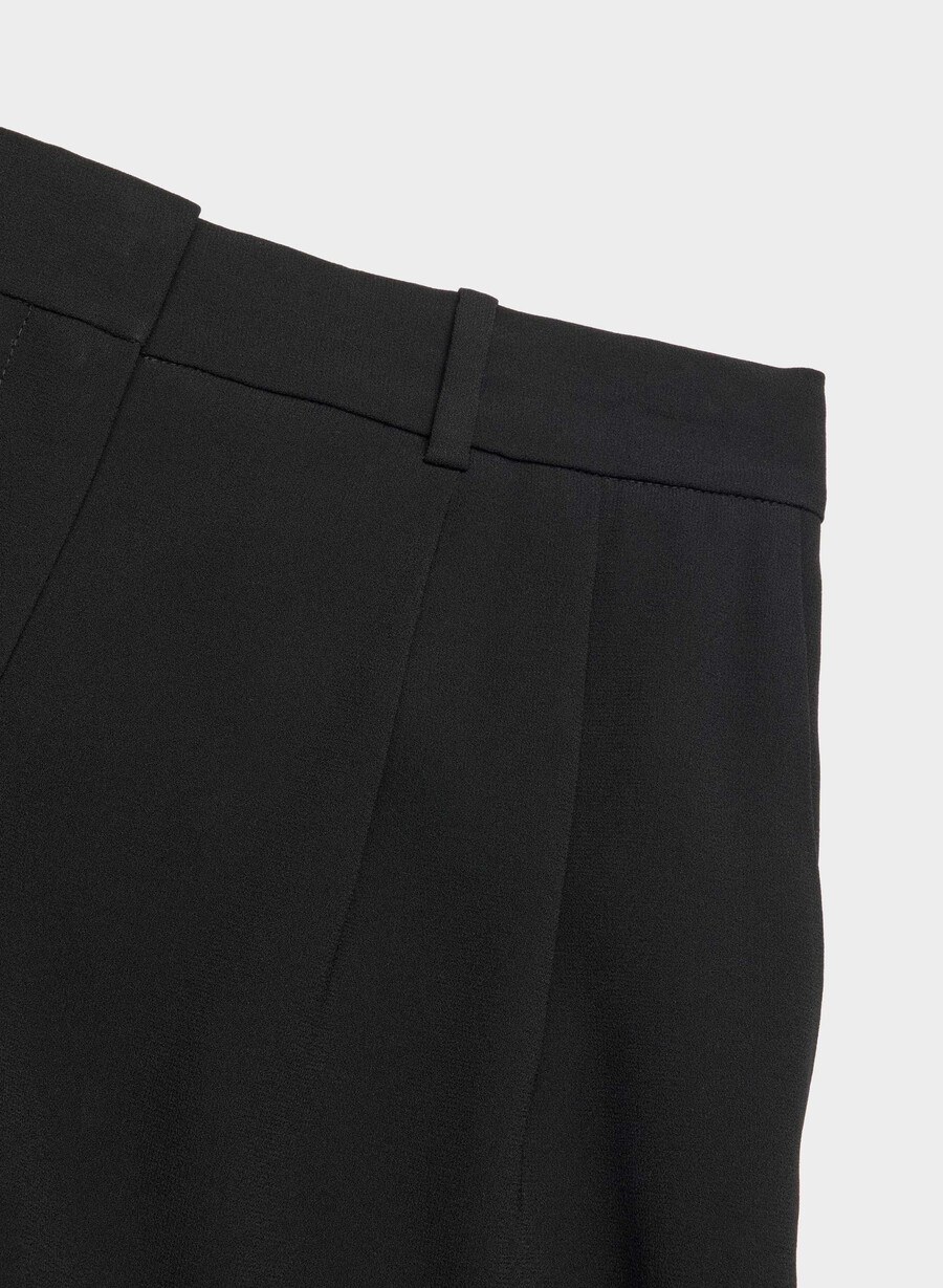 pleated mini short black