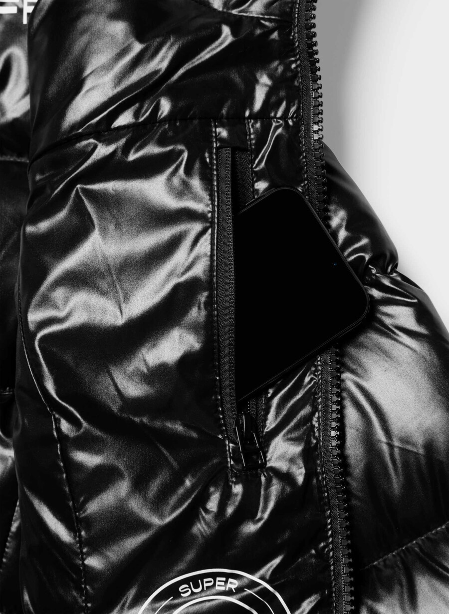 the supersnug puff long - hi-gloss black