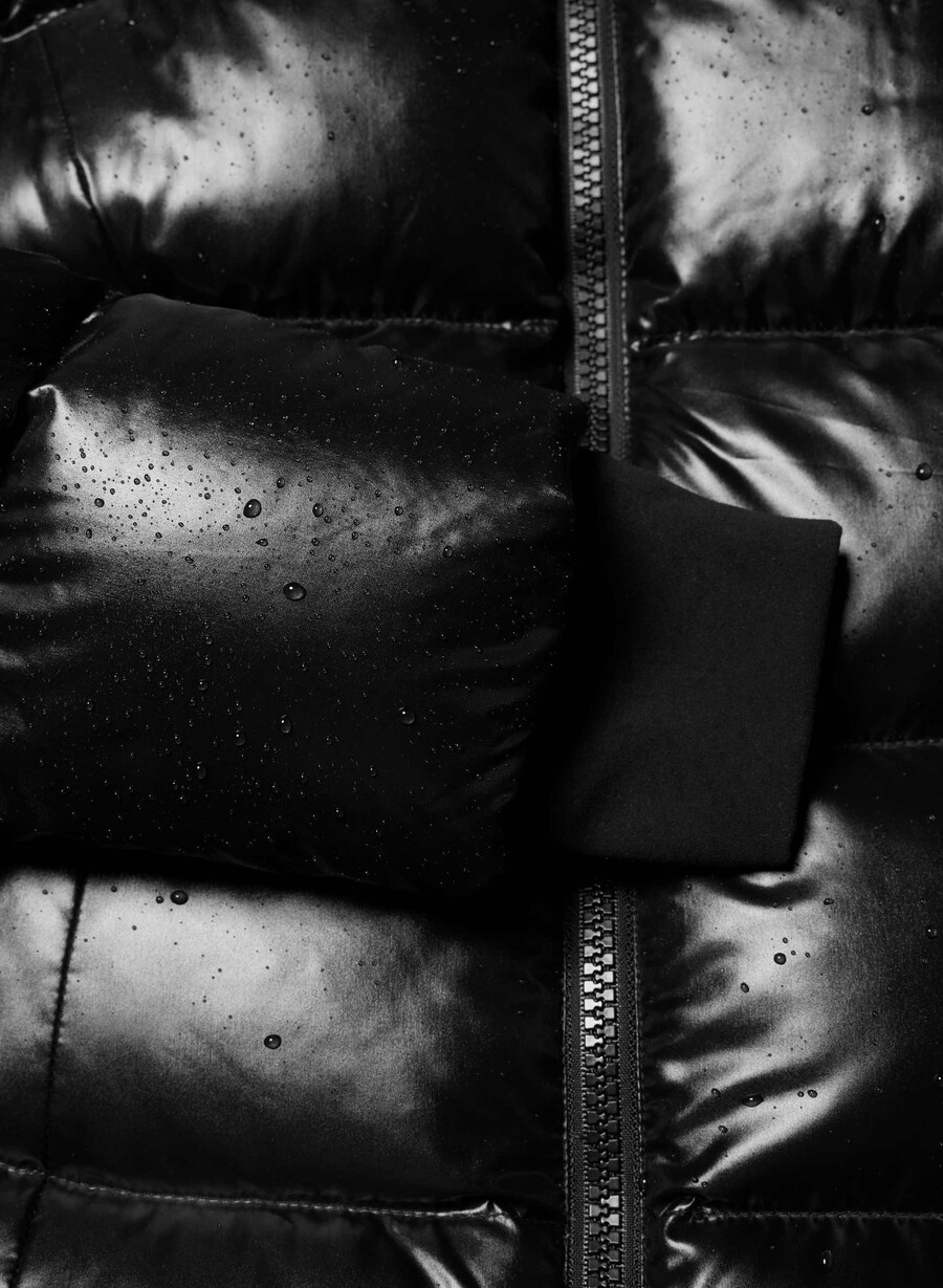 the supersnug puff long - hi-gloss black